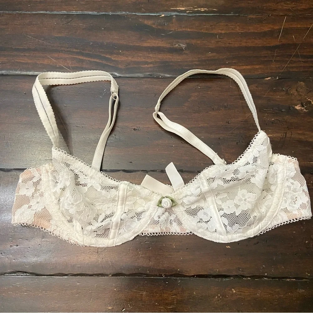 For love and lemons Lou Lace Cream Bra Size Small 1285